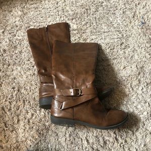 Brown boots